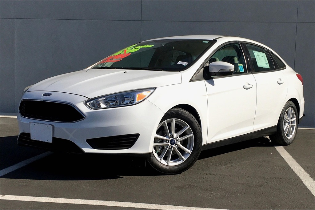 Pre-Owned 2016 Ford Focus SE FWD 4D Sedan