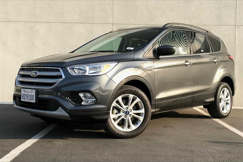 Pre-Owned 2018 Ford Escape SE FWD 4D Sport Utility